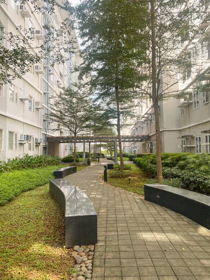 Agape Rentals In Trees Residences Caloocan Eksteriør bilde